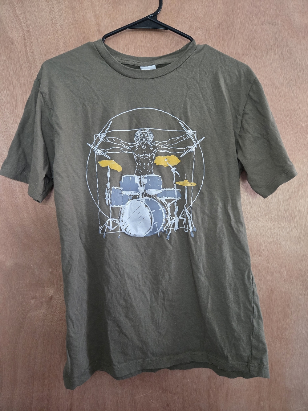 Men's Olive Graphic Vitruvian Man Drum Kit Short Sleeve Tee